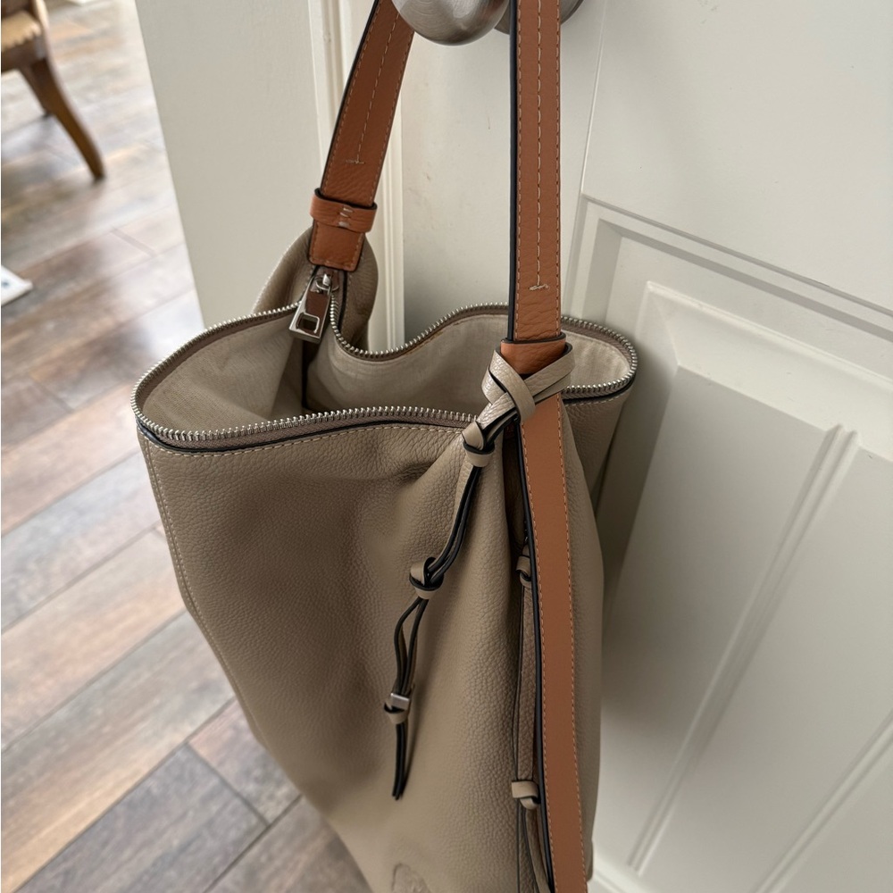 Vince Calmutto EUC Tan Leather Tote Bag/ Purse